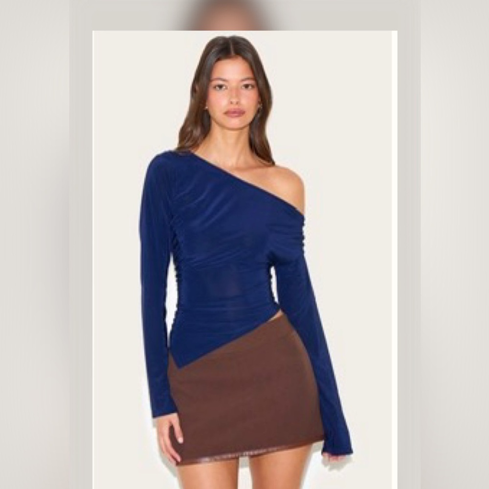 PrettyLittleThing Navy One-Shoulder Blouse